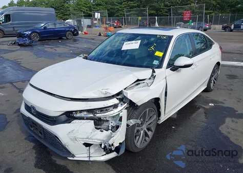 2024 Honda Civic Touring z USA, uszkodzony, nr VIN 2HGFE1F93RH317000